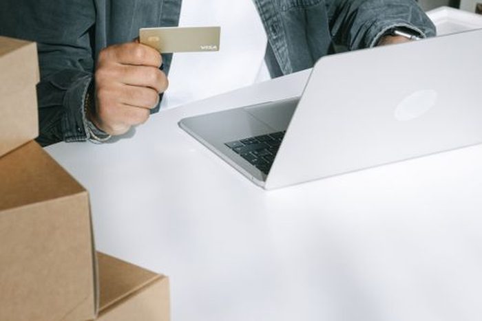 Checkout Customization on Shopify: What's Actually Allowed (and Worth It) — journal cover